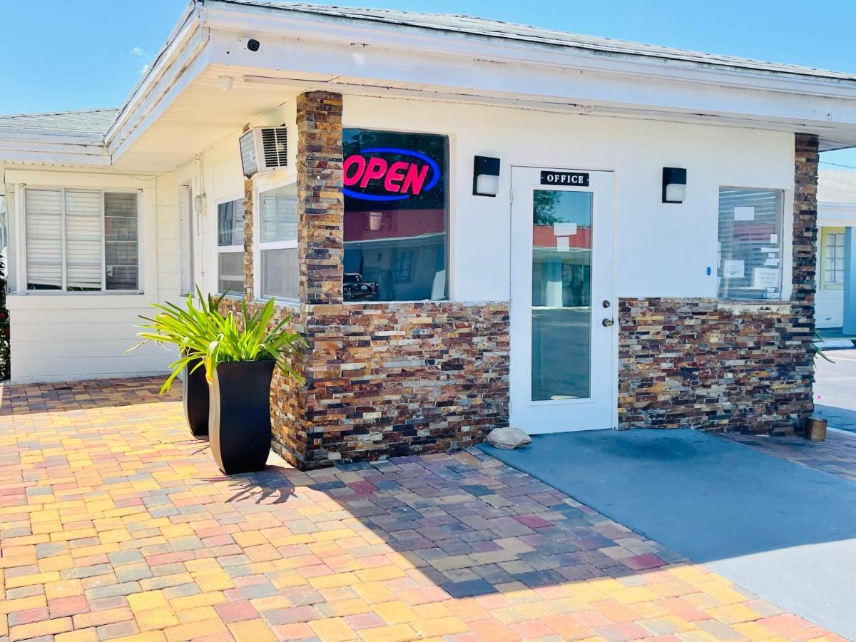 Siesta Inn Sarasota - Indian Beach Exterior photo