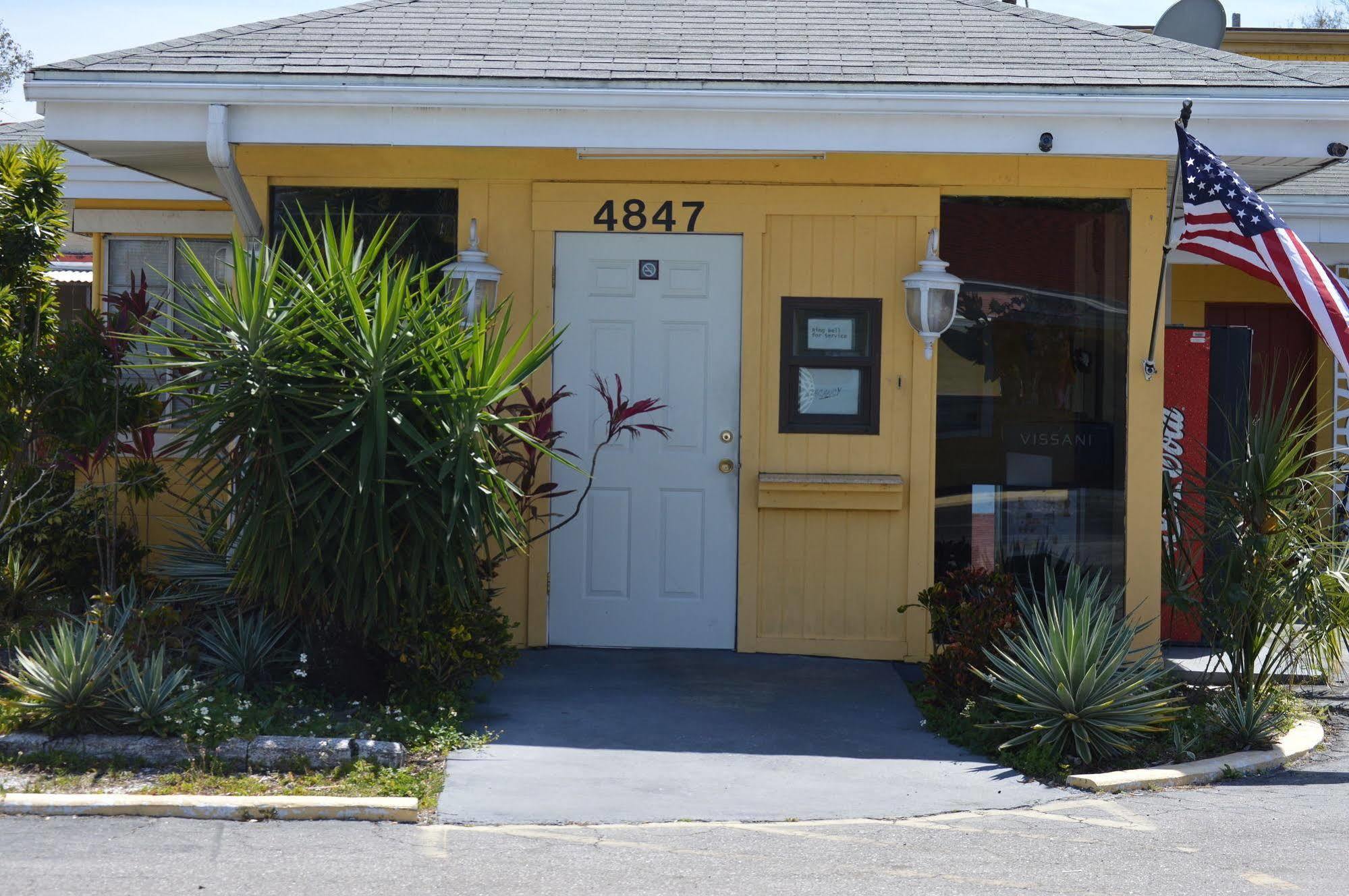 Siesta Inn Sarasota - Indian Beach Exterior photo